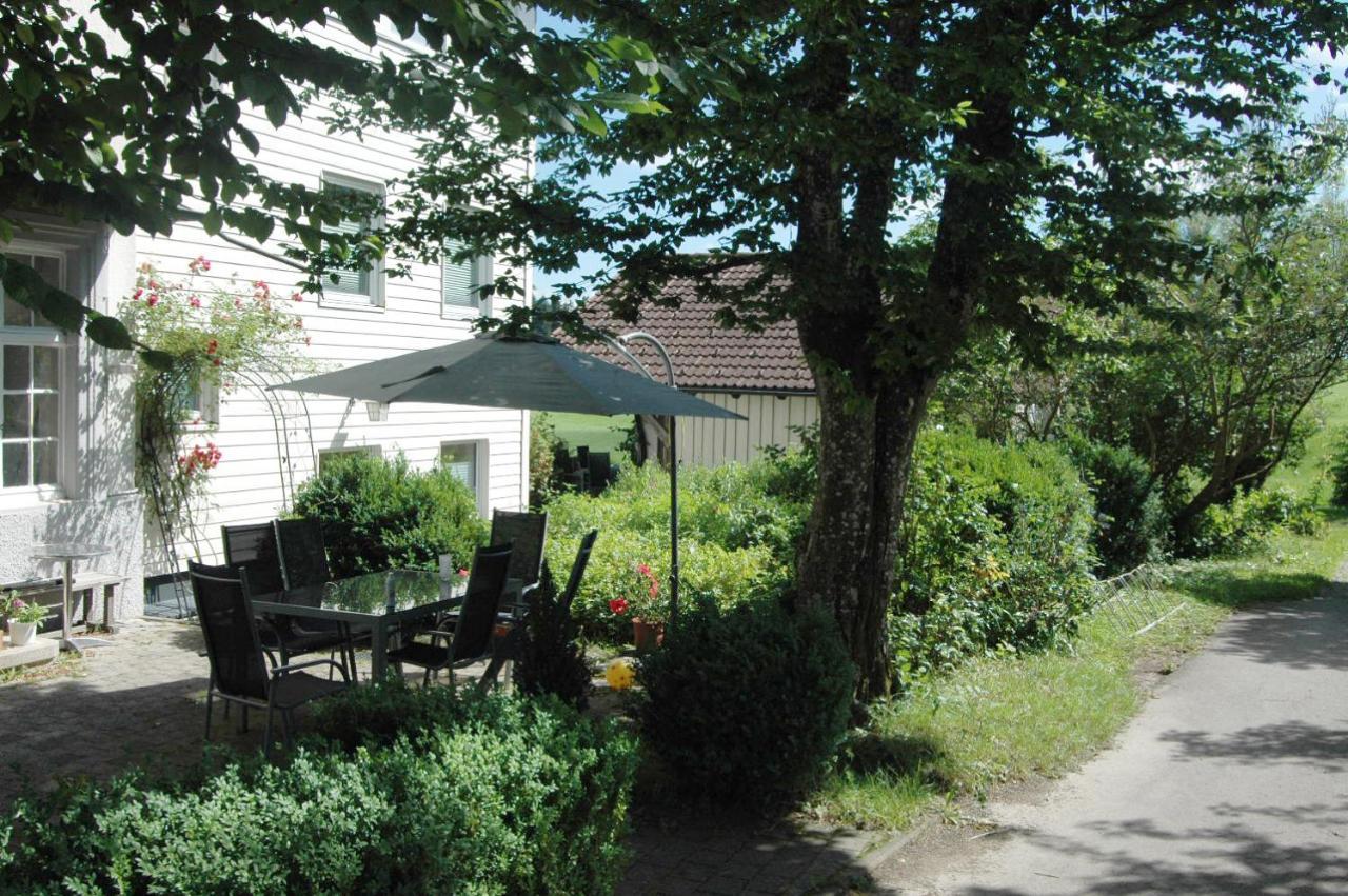 Altes Schulhaus Appartement Argenbuhl Buitenkant foto